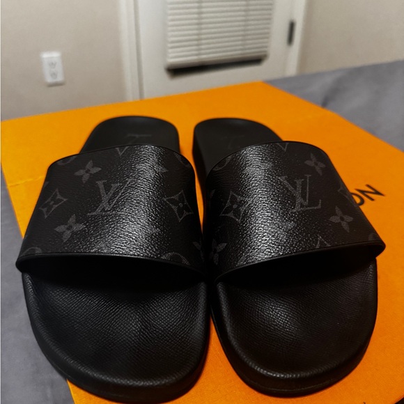 Louis Vuitton Monogram Black Slides - Picture 1 of 7